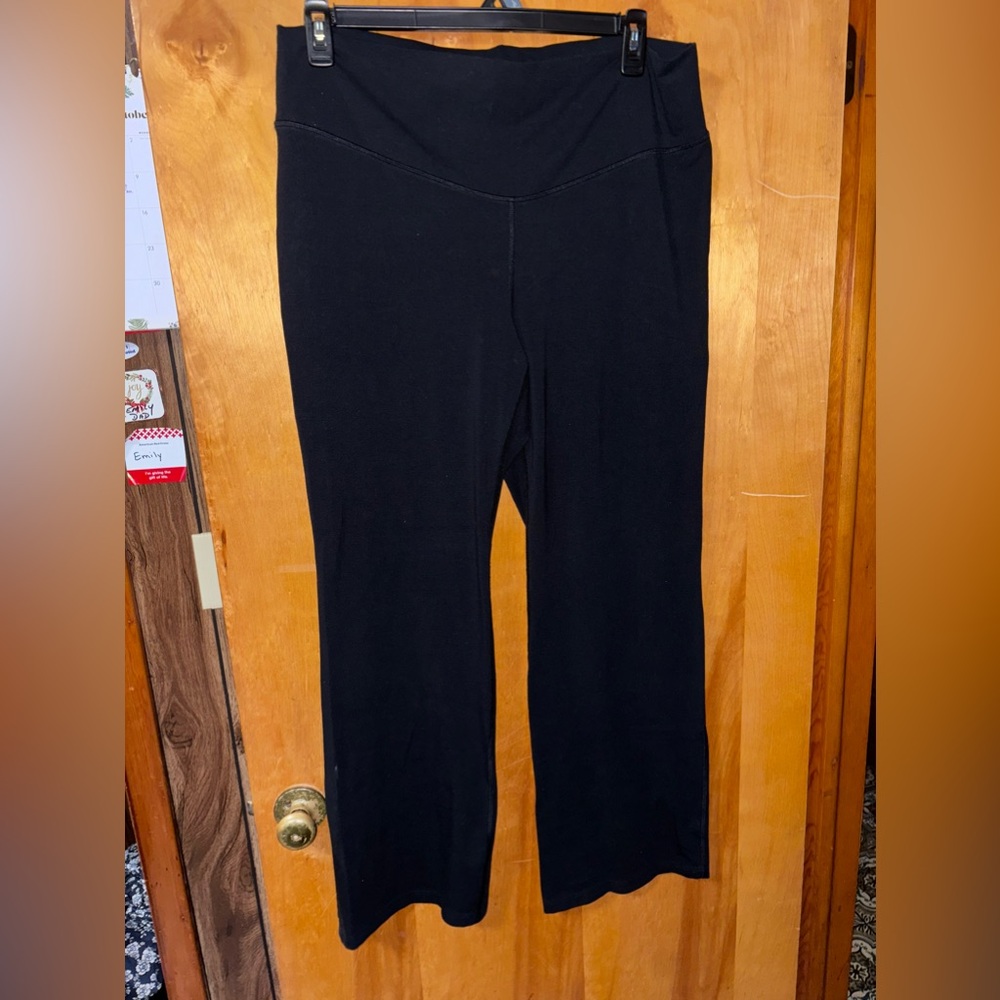 Gently worn Old Navy Slim Boot-Cut Yoga Pants